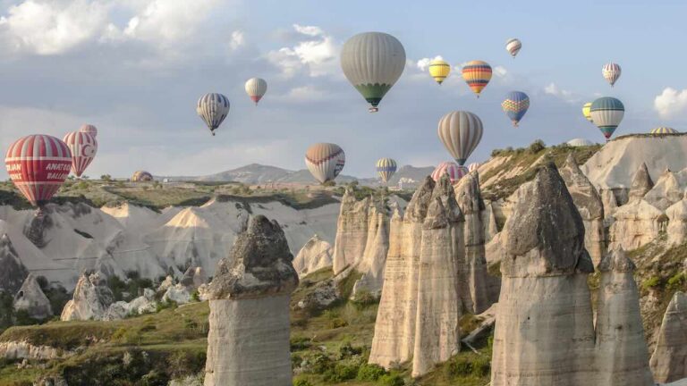 Turismo, Turchia Ortahisar, in Cappadocia, tra i villaggi più belli del mondo nel 2025 per Forbes